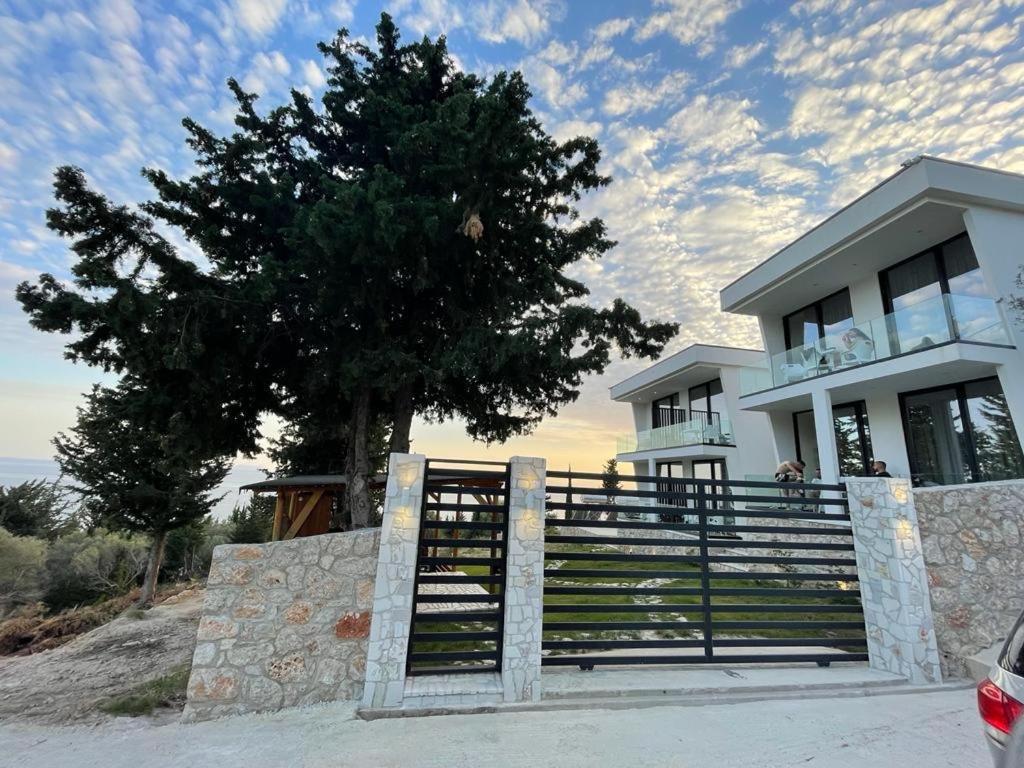 Summer Wine Boutique Hotel Dhërmi Eksteriør billede