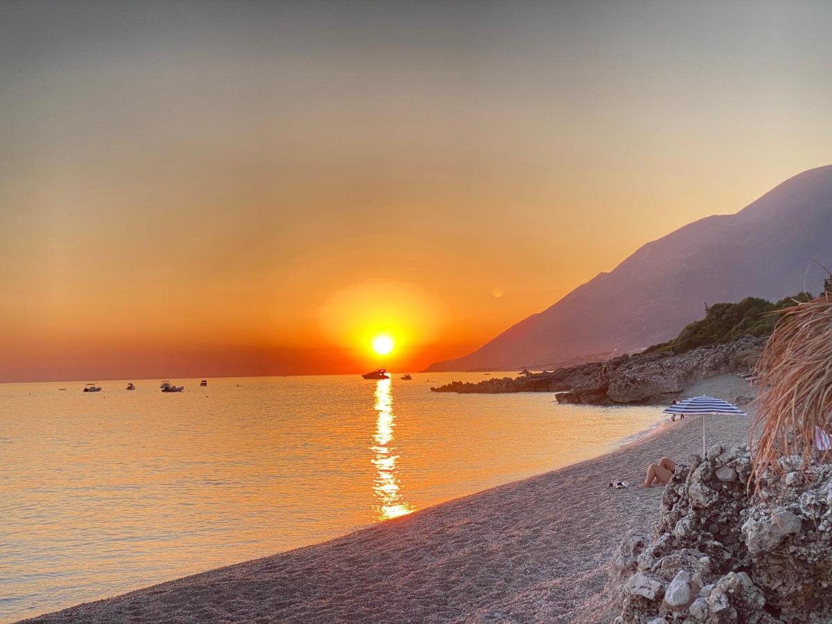 Summer Wine Boutique Hotel Dhërmi Eksteriør billede