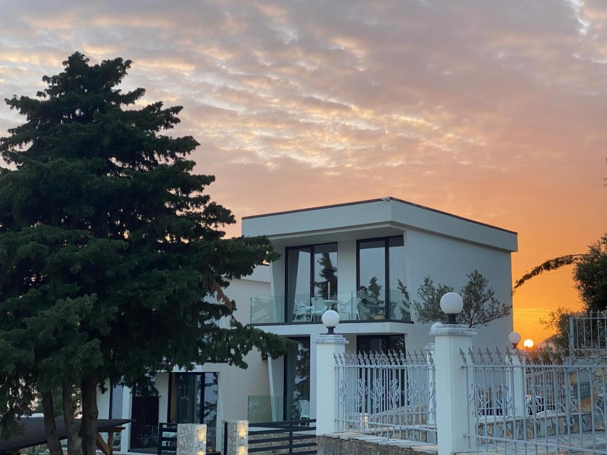 Summer Wine Boutique Hotel Dhërmi Eksteriør billede