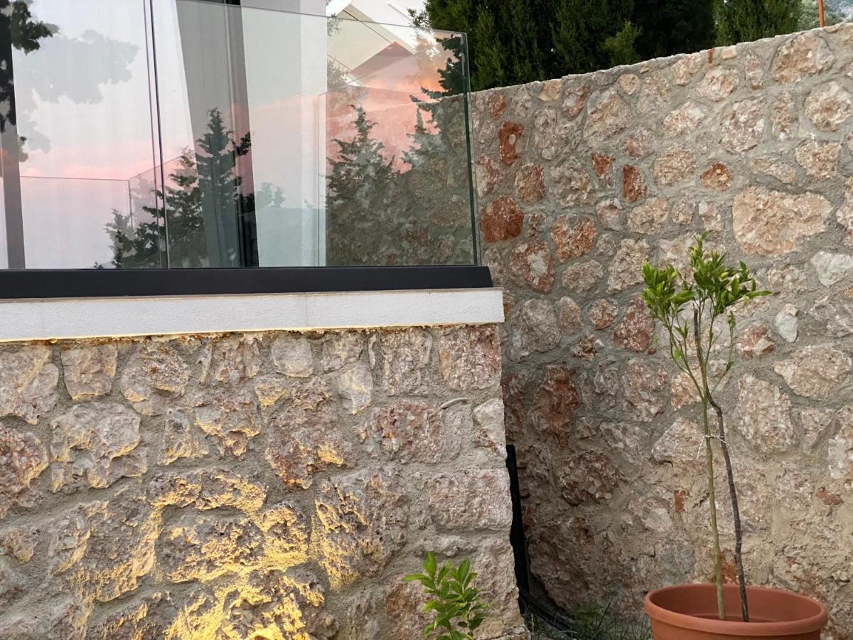 Summer Wine Boutique Hotel Dhërmi Eksteriør billede