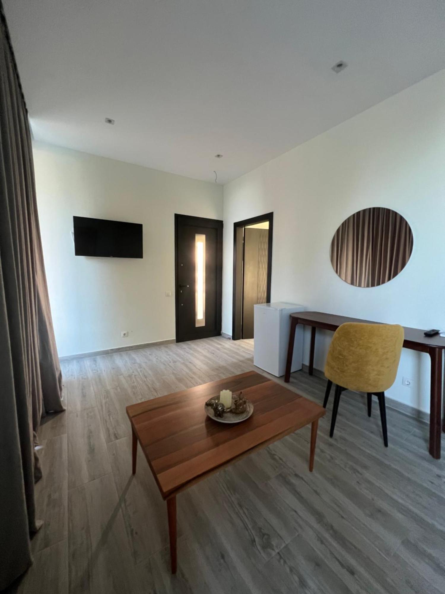 Summer Wine Boutique Hotel Dhërmi Eksteriør billede